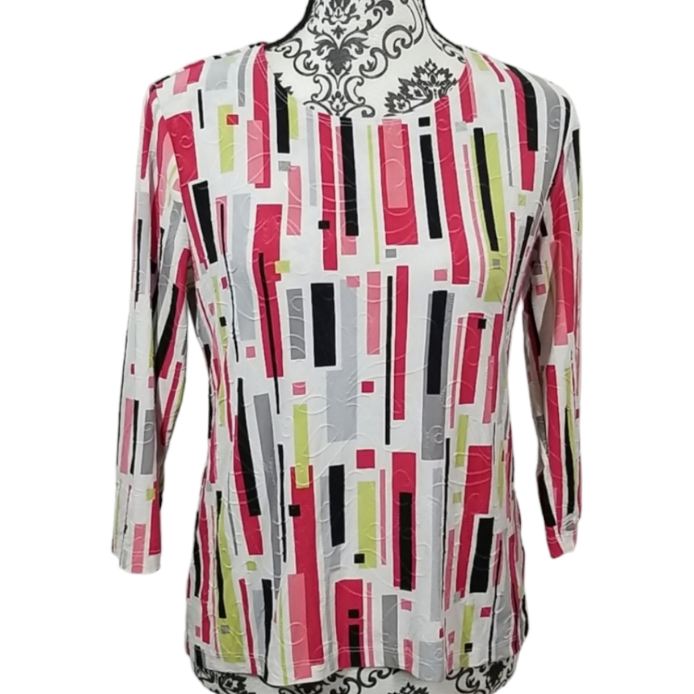 JM Collection Geometric Top - Picture 2 of 6
